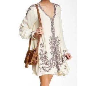 FREE PEOPLE Peasant Hearts in Heaven Embroidered Mini Dress Ivory Gray sz M